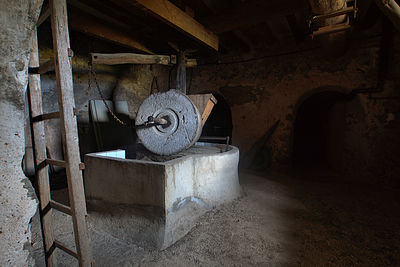 Olivenpresse II_t.jpg